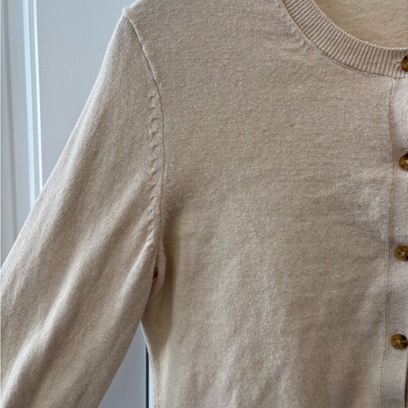Gap 100% cotton Classic Beige crewneck cardigan sz Medium - Picture 2 of 5